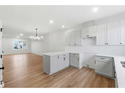 1084 MCLEOD AV photo 17