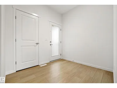 20731 24 AV NW photo 6