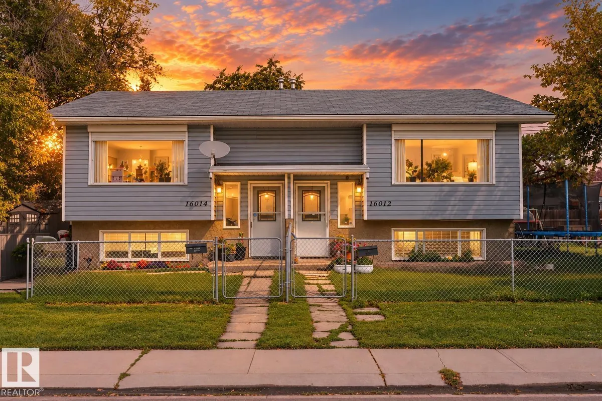 16012 98 AV NW exterior