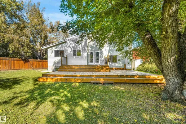 18623 70 AV NW photo 3