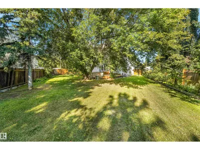 18623 70 AV NW photo 4