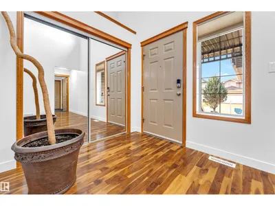 10621 175A AV NW photo 16