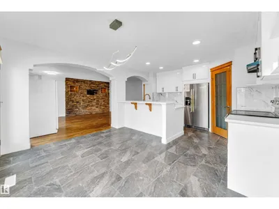 10621 175A AV NW photo 28