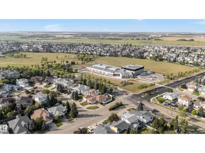 10621 175A AV NW photo 15