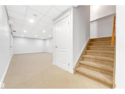 10621 175A AV NW photo 47