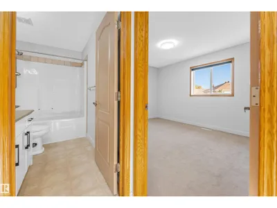 10621 175A AV NW photo 37