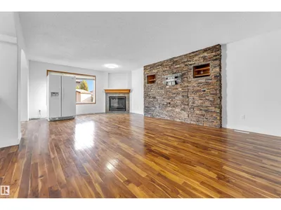 10621 175A AV NW photo 23