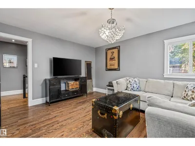 10321 137 ST NW photo 18