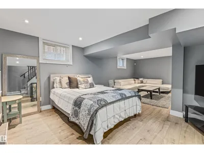 10321 137 ST NW photo 37
