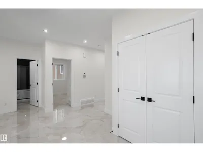 2310 6A AV SW photo 5