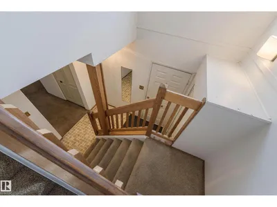 7047 32 AV NW photo 7
