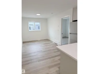 220 28 ST SW photo 58