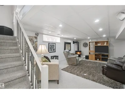 11439 144 AV NW NW photo 22