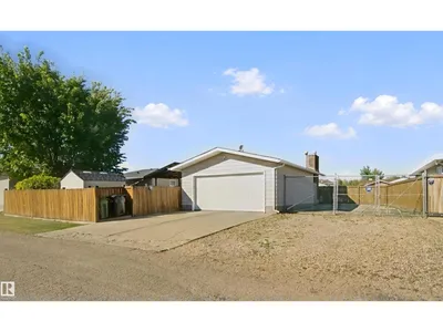11439 144 AV NW NW photo 40