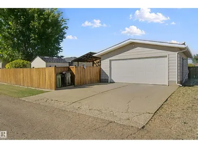 11439 144 AV NW NW photo 39