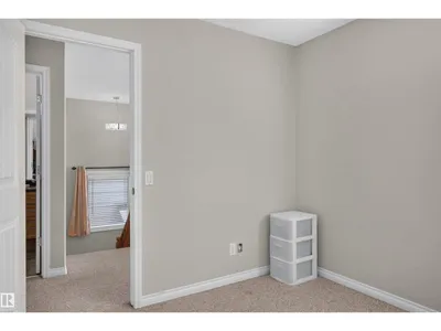 1524 37B AV NW photo 28
