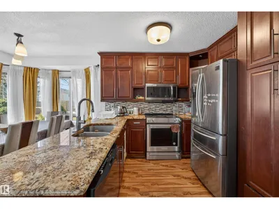 9007 169 AV NW photo 10