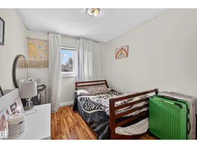 9007 169 AV NW photo 19