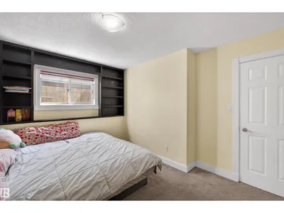 9007 169 AV NW photo 33