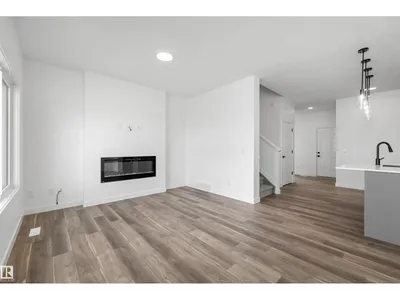 19111 20 AV NW photo 16