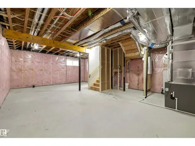 19111 20 AV NW photo 40