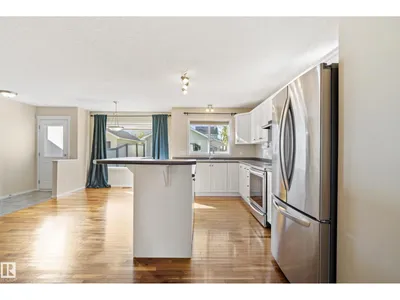 7903 12 AV SW SW photo 14