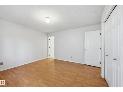 11102 11A AV NW photo 15