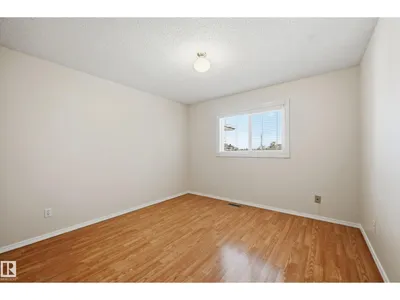 11102 11A AV NW photo 17