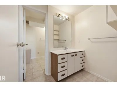 11102 11A AV NW photo 30