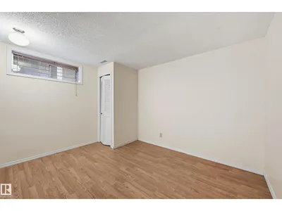 11102 11A AV NW photo 32