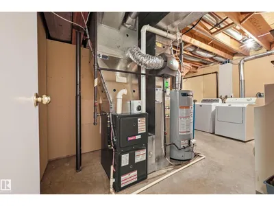 11102 11A AV NW photo 36