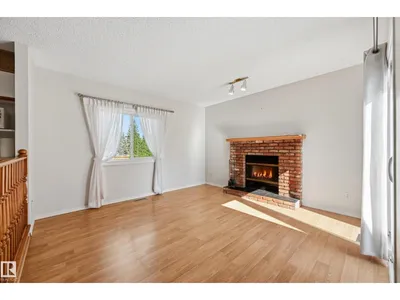 11102 11A AV NW photo 6