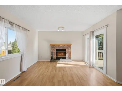 11102 11A AV NW photo 7