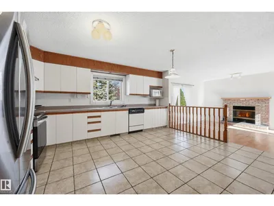 11102 11A AV NW photo 9