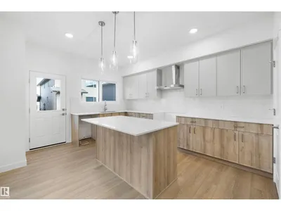 2523 210 ST NW photo 14