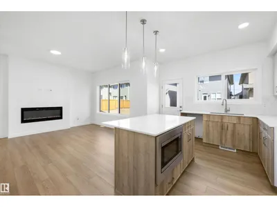 2523 210 ST NW photo 18