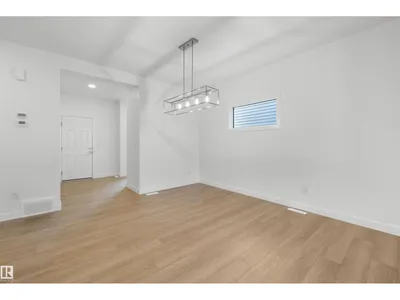 2523 210 ST NW photo 8