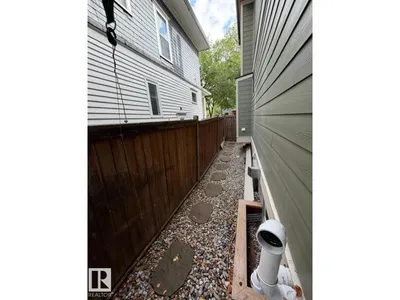 10994 126 ST NW photo 28