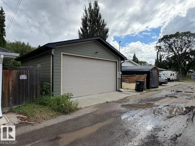 10994 126 ST NW photo 29