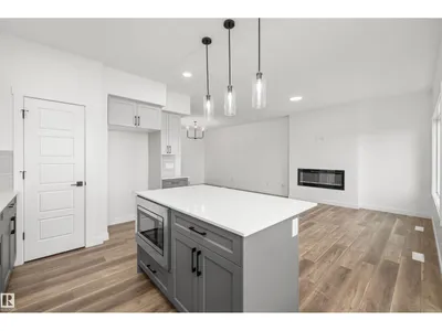 19115 20 AV NW photo 20