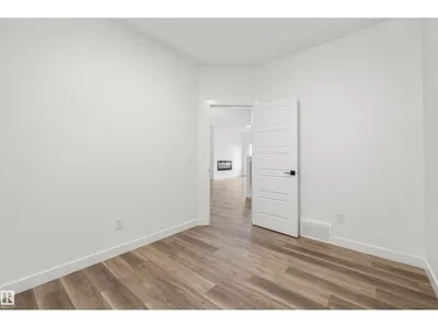 19115 20 AV NW photo 25