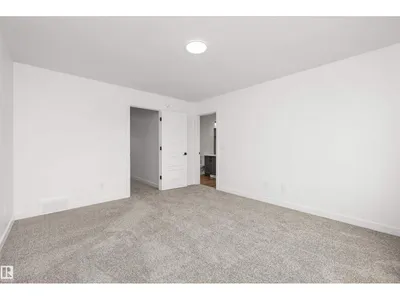 19115 20 AV NW photo 39