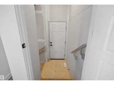 19115 20 AV NW photo 46
