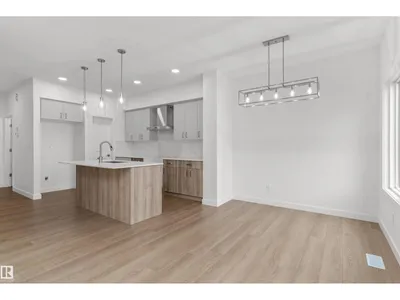 924 18 AV NW photo 9