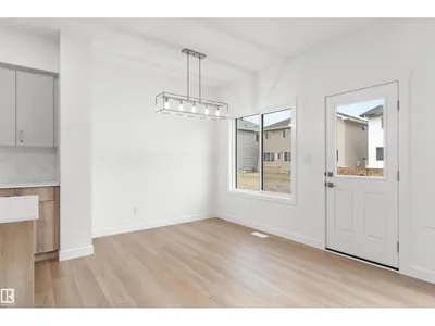 924 18 AV NW photo 10