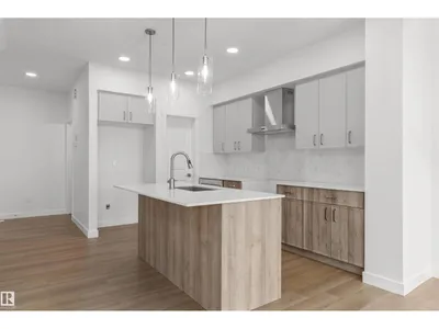 924 18 AV NW photo 12
