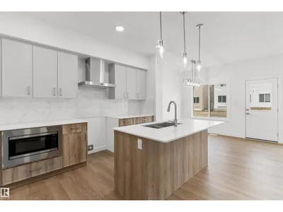 924 18 AV NW photo 16