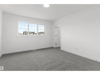 924 18 AV NW photo 35