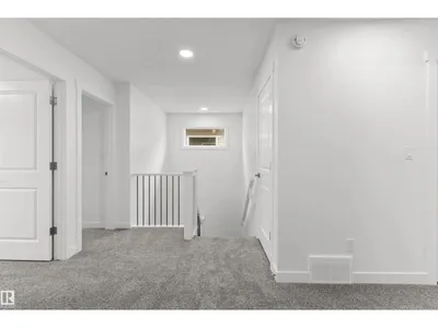 924 18 AV NW photo 27