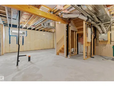 924 18 AV NW photo 38